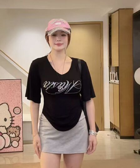 빅 사이즈 순수한 욕망 바람 V넥 핫픽스 반팔 티셔츠 여성 여름 몸매 가꾸기 슬림해 보이는 쇼트 스타일 맨위