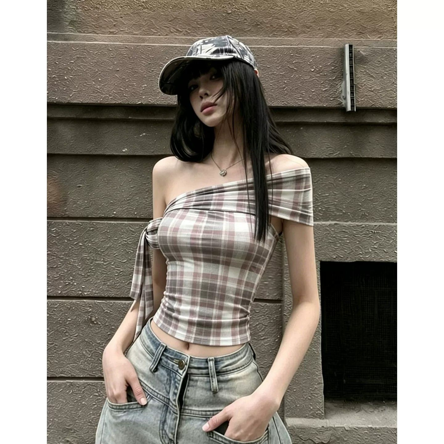 아메리칸 핫걸 비스듬한 어깨 체크무늬 티셔츠 여성용 짧은 소매 여름 레이스업 몸매 가꾸기 쇼트 스타일 오프숄더 섹시함 오프숄더 맨위