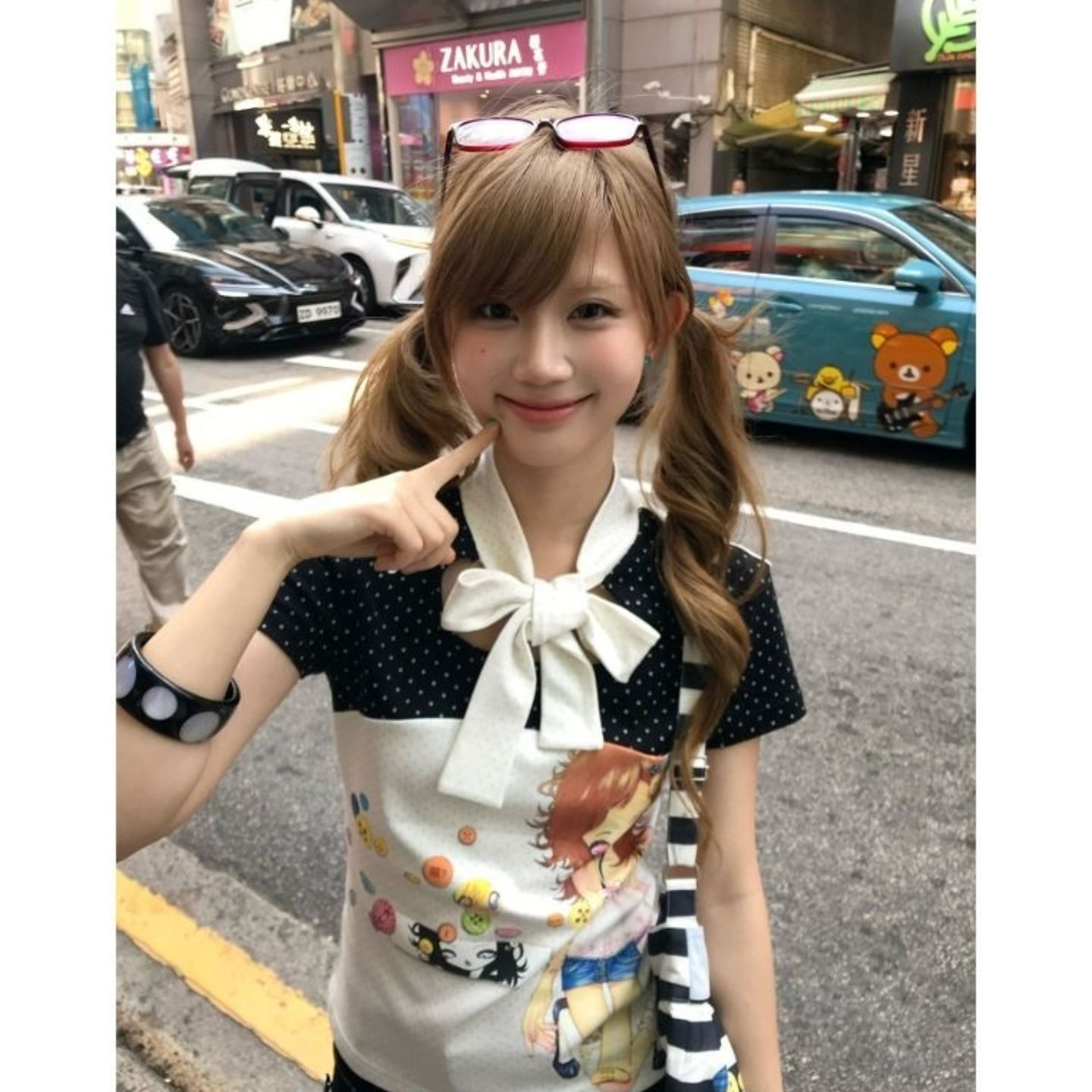 광저우 원단 원본 원단 레이스업 나비 매듭 패치워크 색상 도트 무늬 일본식 프린트 반팔 티셔츠 여름