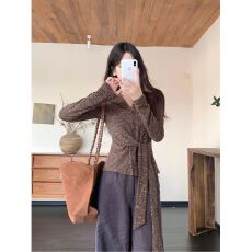批发【原版做法】<b class='q'>大码</b><b class='q'>女装</b>V领<b class='q'>长袖</b>T恤早秋收腰绑带打底衫上衣