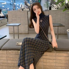 批发2026新款<b class='q'>夏</b>季女装设计感法式复古高级轻奢时尚名媛无袖长款连衣裙