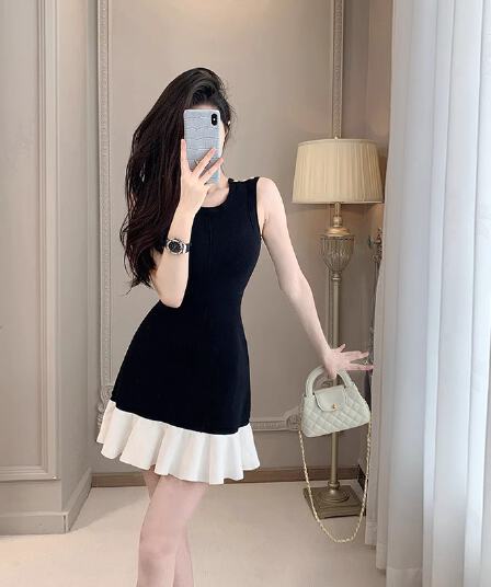 프랑스식 작은 샤넬 스타일 검정색 민소매 니트 여성 드레스 여름 새로운 배색 프릴 타이트 스커트 인어 꼬리 치마