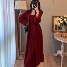 批发法式复古温柔风中长款加厚酒红色针织大衣抹胸裙两件套连衣裙秋<b class='q'>冬</b>