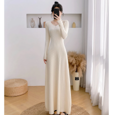 批发2025年小高个子法式<b class='q'>v领</b>针织<b class='q'>连衣裙</b>女秋冬配大衣收腰<b class='q'>连衣裙</b>女