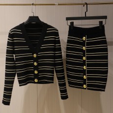 批发法式小香风V领黑金<b class='q'>条纹</b>金色扣针织开衫上衣半身<b class='q'>裙</b>两件套套装早秋