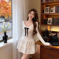 批发千金风白色长袖针织<b class='q'>连衣裙</b>女2025秋冬新款蝴蝶结收腰优雅气质裙子