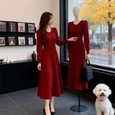 批发2025年圣诞红色秋冬时尚长袖显瘦<b class='q'>通勤</b>穿搭爆款流行针织连衣裙