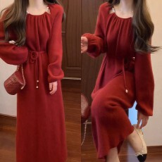 批发法式复古气质绝美红色连衣裙女装2025秋冬新款珠镂空长款针织裙子