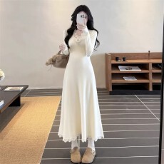 批发三姑娘法式花朵针织<b class='q'>长</b>款连衣裙女秋冬内搭气质收腰打底杏色<b class='q'>长</b><b class='q'>裙子</b>