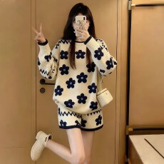 批发<b class='q'>冬</b>装穿搭一整套2026超火巨好看独特漂亮新年圣诞针织毛衣短裤套装