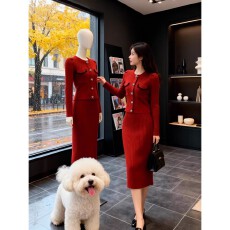 批发红色小香风连衣<b class='q'>裙</b>套装女高级感气质修身针织半身<b class='q'>裙</b>两件套装冬季<b class='q'>裙</b>