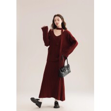 批发2025法式高级设计立体花朵针织v领挂脖两件套秋冬背心裙毛衣套装