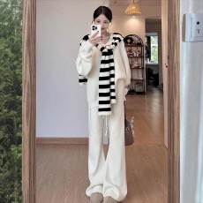批发白色慵懒松弛感针织衫毛衣披肩喇叭裤三件套女秋冬高级感休闲套装