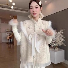 批发新中式国风白色无袖珍珠扣马甲<b class='q'>女装</b>秋冬洋气别致叠穿针织开衫上衣