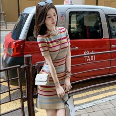 批发鱼兔子的兔子小香风彩虹条纹针织<b class='q'>连衣裙</b>女2026<b class='q'>夏季</b>新款高级感裙子