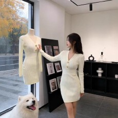 批发轻熟优雅风V领针织连衣裙女2026春季新款高级感收腰显瘦包臀裙子