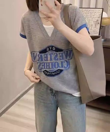 2026 여름 페이크 레이어드 패션 외국 가스 캐주얼 반팔 티셔츠 여성 Chic 루즈핏 표지 배 슬림해 보이는 니트 맨위