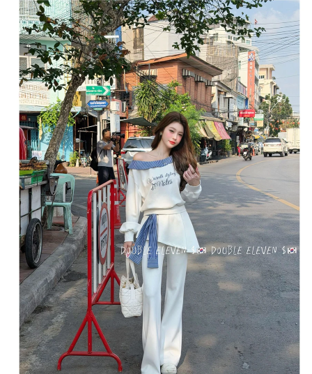 2026 년 가을 10 가족 오리지널 파란색 스트라이프 폴로 칼라 비스듬한 어깨 알파벳 프린트 긴팔 와이드 레그 팬츠 투피스 세트
