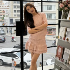 批发2026年夏季新款粉色温柔风甜美减龄小个子高腰半身裙冰丝针织套装