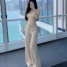 批发2026年夏季贵气老钱风米色绞<b class='q'>花</b>针织打底衫直筒长裤套装