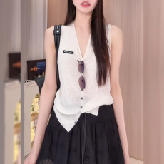 批发直播爆款 无缝一体绵羊毛混纺软糯亲肤<b class='q'>针织</b><b class='q'>开衫</b>背心