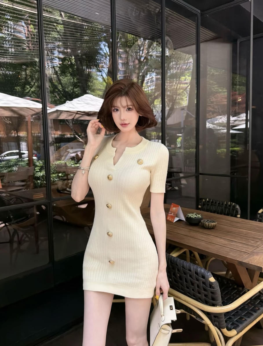 생방송 폭발 비율 확대경 고급 센스 금속 버클 작은 샤넬 스타일 니트 반팔 드레스 미니 스커트