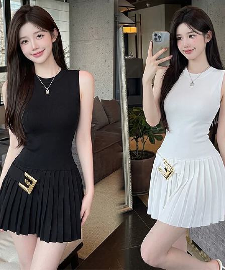 프랑스식 천 금빛 바람 화이트 민소매 여성 드레스 여름 허리 수축 플리츠 몸매 가꾸기 슬림해 보이는 금속 버클 장식 A라인 스커트