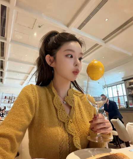2026 안녕하세요. 팬 팬 달콤한 치즈 무거운 작업 홀로우 아웃 수공 자수 우는 소리 센스 니트 오픈 가디건 여성 가을 스웨터 인사이드 잡아라. 의류