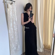 批发气质温柔风套装灰色无袖背心女<b class='q'>夏季</b>高腰显瘦半身裙百褶长裙两件套