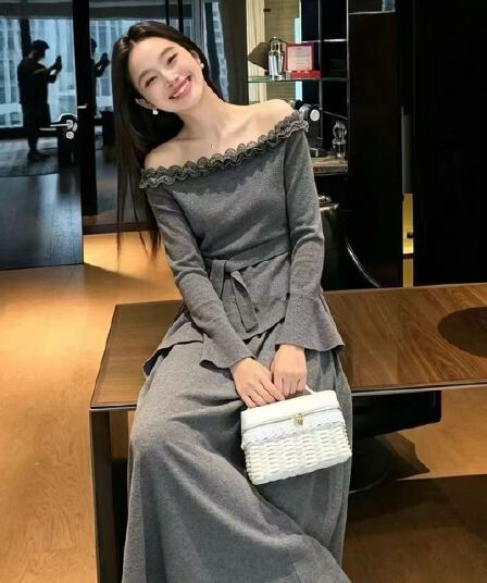 2026 년 가을 품격 오프숄더 니트 레이스 측면 몸매 가꾸기 슬림해 보이는 불규칙 투피스 세트 맨위 반신 스커트