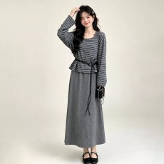 批发条纹罩衫背心连衣裙两件套女2026<b class='q'>秋</b>冬季新款收腰显瘦针织长裙套装