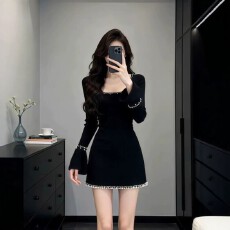 批发法式千金风黑色方领长袖连衣裙女<b class='q'>秋</b>冬拼接钉珠收腰显瘦打底a字裙
