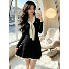 批发红人馆长袖连衣裙女<b class='q'>秋</b>季巨好看的法式黑色大方得体绝美假两件裙子