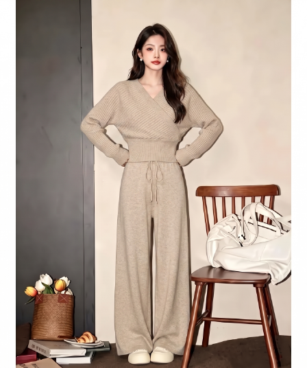 한 부서 가을 겨울 V넥 털 니트 스웨터 넓은 다리 도루 센스 바지 여성 새로운 품격 따뜻한 부드럽다 찹쌀 게으른 투피스 슈트