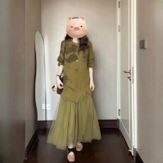 批发新中式国风<b class='q'>连衣裙</b>女秋冬2026新款假两件裙子旅游拼接网纱毛衣长裙