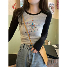 批发美式<b class='q'>潮牌</b>黑色撞色拼接插肩袖打底上衣小众印花设计修身显瘦长袖女