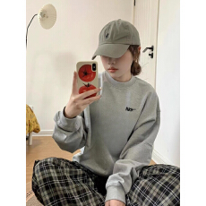 批发灰色卫衣女圆领套头秋冬季新款小众<b class='q'>设计</b>加绒加厚宽松百搭无帽上衣