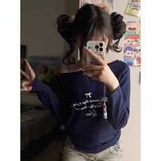 藏青色一字肩长袖T恤女春秋新款美式字母设计感宽松露肩辣妹上衣