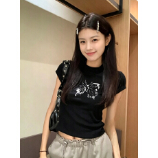 批发美式复古白色正肩圆领短款短袖T恤夏季新款小众蝴蝶设计感上衣女