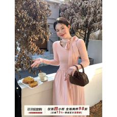 批发火火火【奶霜桃桃】韩版挂脖针织长袖<b class='q'>连衣裙</b>女温柔风收腰秋季长裙