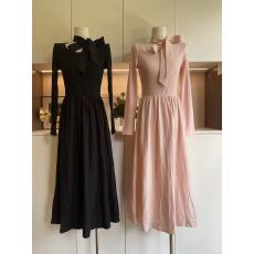 批发火火火奶霜桃桃韩版挂脖针织长袖<b class='q'>连衣裙</b>女温柔风收腰秋季长裙