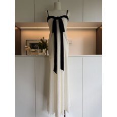 批发灰尘邓邓 法式吊带<b class='q'>连衣裙</b>女2026早春新款撞色针织长裙抹胸裙子