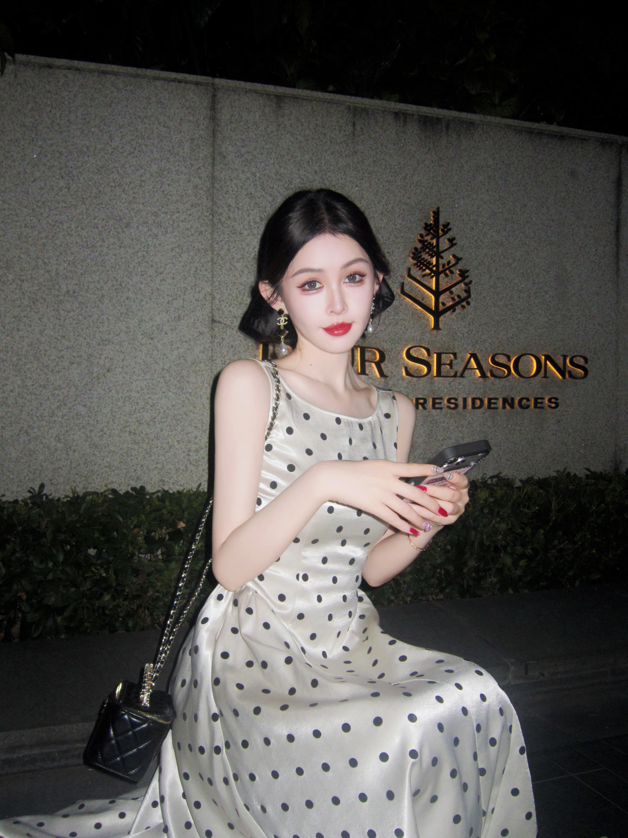 유 시아 오시 아오 矜贵 여신 프랑스식 우아한 고급 센스 도트 무늬 하이웨이스트 민소매 한 마디 드레스 2026 봄