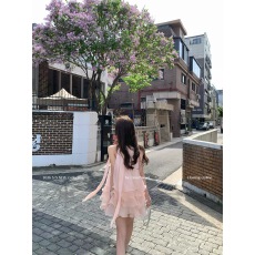 批发CloudSweet白云甜 铃兰夏序 氛围感粉色挂脖<b class='q'>连衣裙</b>无袖短款蛋糕裙