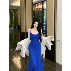 批发实拍 辣妹风Bella卡姐包臀收腰修身蓝色吊带裙+天丝防晒衬衫