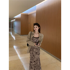 批发实拍 早秋 复古印花蕾丝拼接超弹网纱包臀连衣裙+卡其拉链<b class='q'>衬衫女</b>