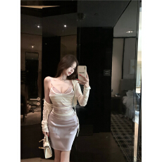 批发实拍 紫色晕染<b class='q'>假两件</b>吊带+圆领提花针织开衫+缎面光泽a字温柔短裙