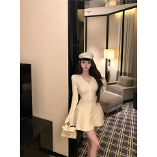 批发实拍 法式荷叶边V领收腰显瘦花苞裙设计感针织连衣裙