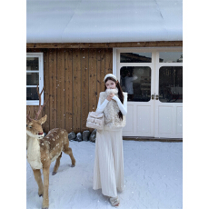 批发实拍 精灵雪球 环保<b class='q'>皮毛</b><b class='q'>一体</b>立领毛茸茸马甲加绒半高领打底坑条裙