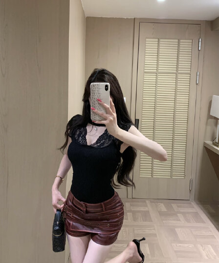 실사 레이스 분위기 품격 레이스 홀로우 아웃 패치워크 니트 민소매 조끼 핫걸 가죽 스커트
